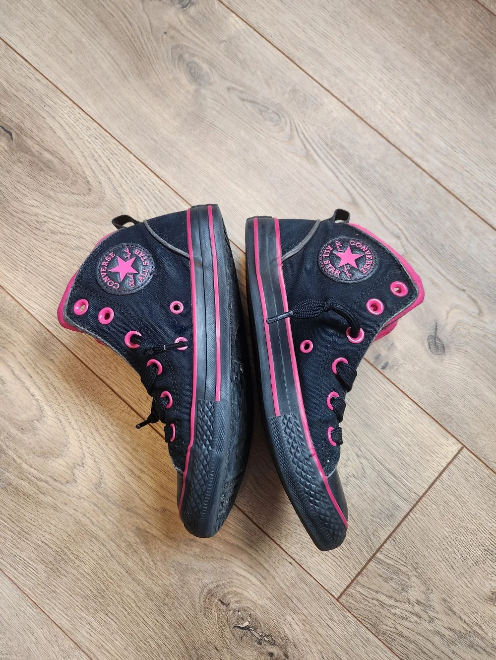 Converse cute tons